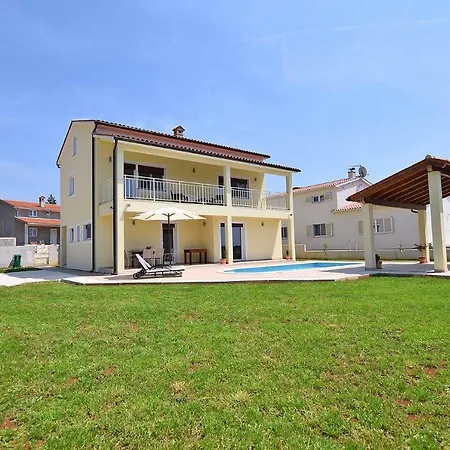 Villa Holiday House Maya With Bbq Pula